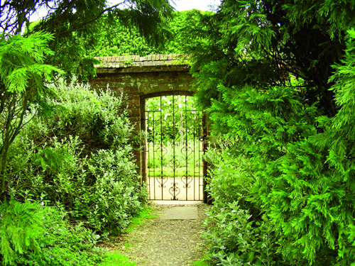 wapiti3: Highclere Castle Gardens set for TV series Downton Abbey, has stunning gardens. image s