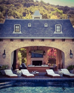 gentlemansessentials:  Pool House   Gentleman’s