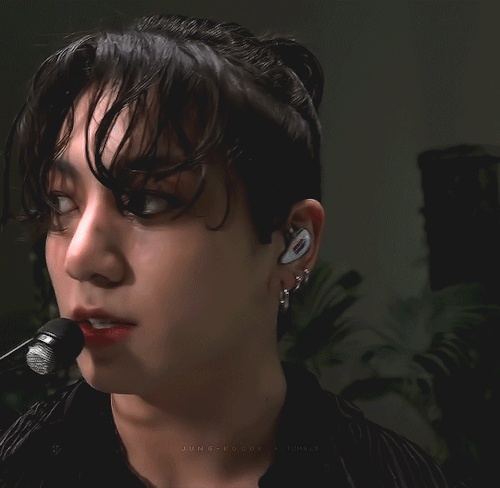 Hes So Gorgeous Im Breaking Down