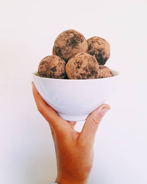 sshsihanaka:RECIPE FOR THESE 2 WEEKS OF BLISS SRS BLISS BALLS are currently featured in my stories. 