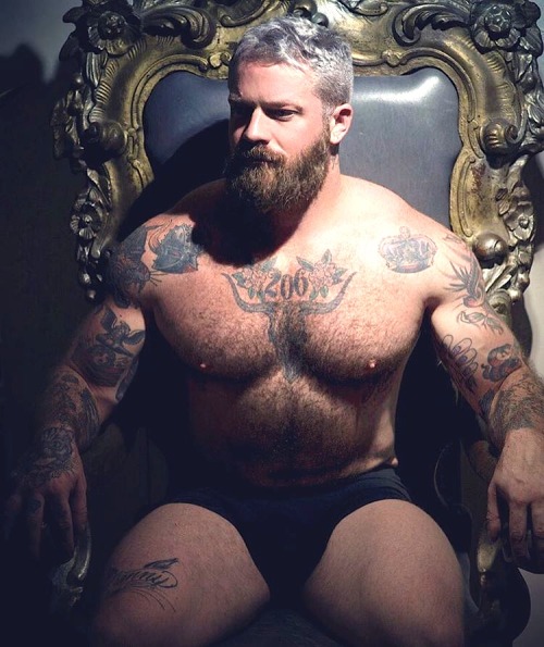 malemotive:@medievalmanes Jeff Chastain