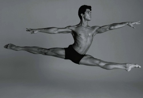 contextualmetasurgery:  Ballet dancer Roberto Bolle