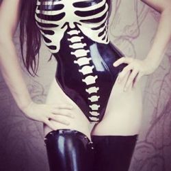 selinaminx:  Latex bone bodysuit! #want #wishlist #kinkydayofthedead #latexfetish #dancewiththedevil