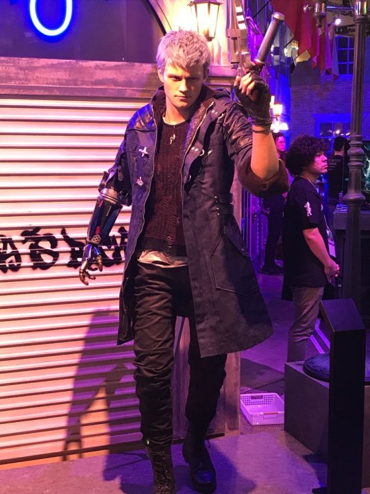 centralyharnams: another day volunteering at the capcom booth. everyone keeps asking me if they can fuck the nero statue. buddy, they wont even let me fuck it 