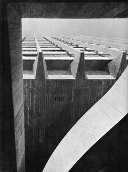 fuckyeahbrutalism:  Commercial Building, Zürich, Switzerland, 1965(Max E. Haefeli, Werner M. Moser, Rudolf Steiger) 