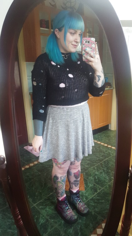 satanicspacecat:  New mirror is v good for selfies. Nice
