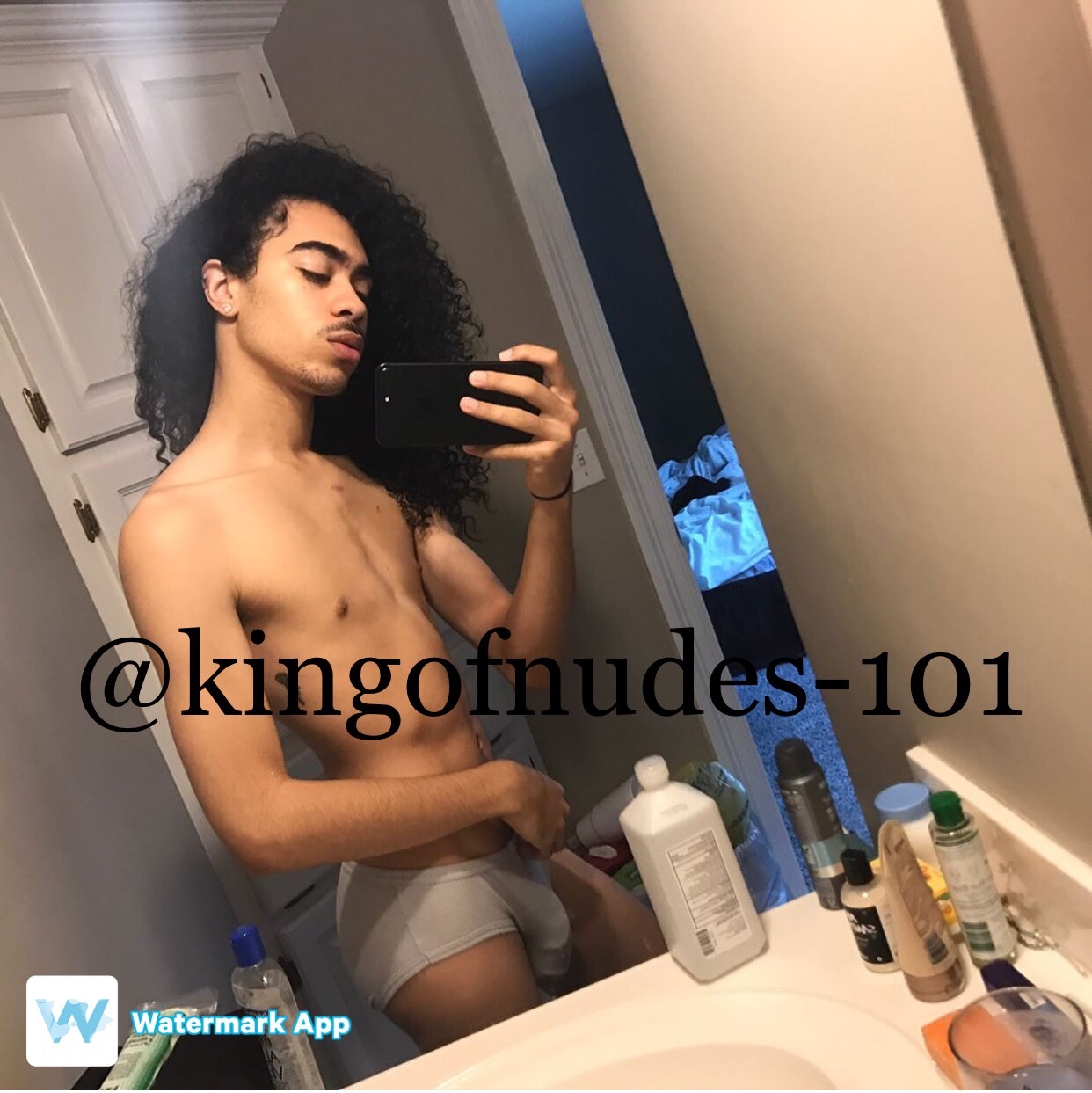 kingofnudes-101:  Kik or email me to buy his videos 👅💦🍑