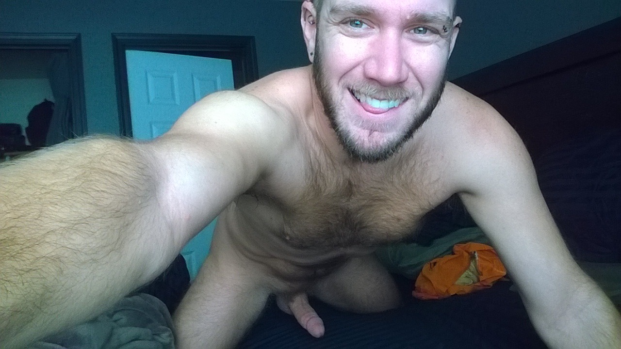 omgwoof:  Pouncing with a smile! 