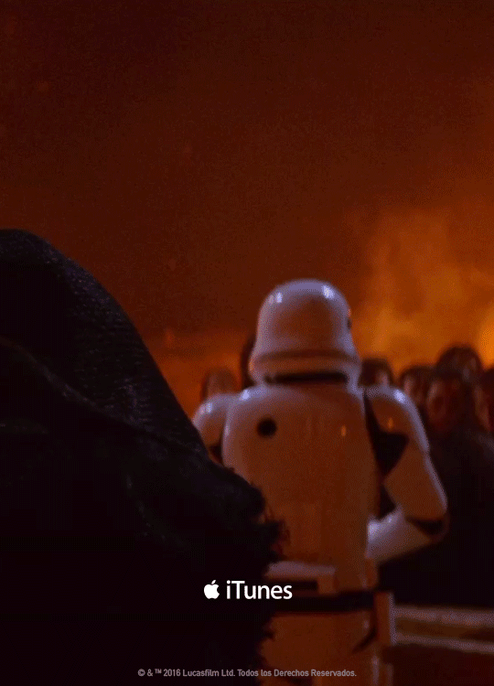 itunesmexico:  Cuando alguien habla durante Star Wars: El despertar de la Fuerza.