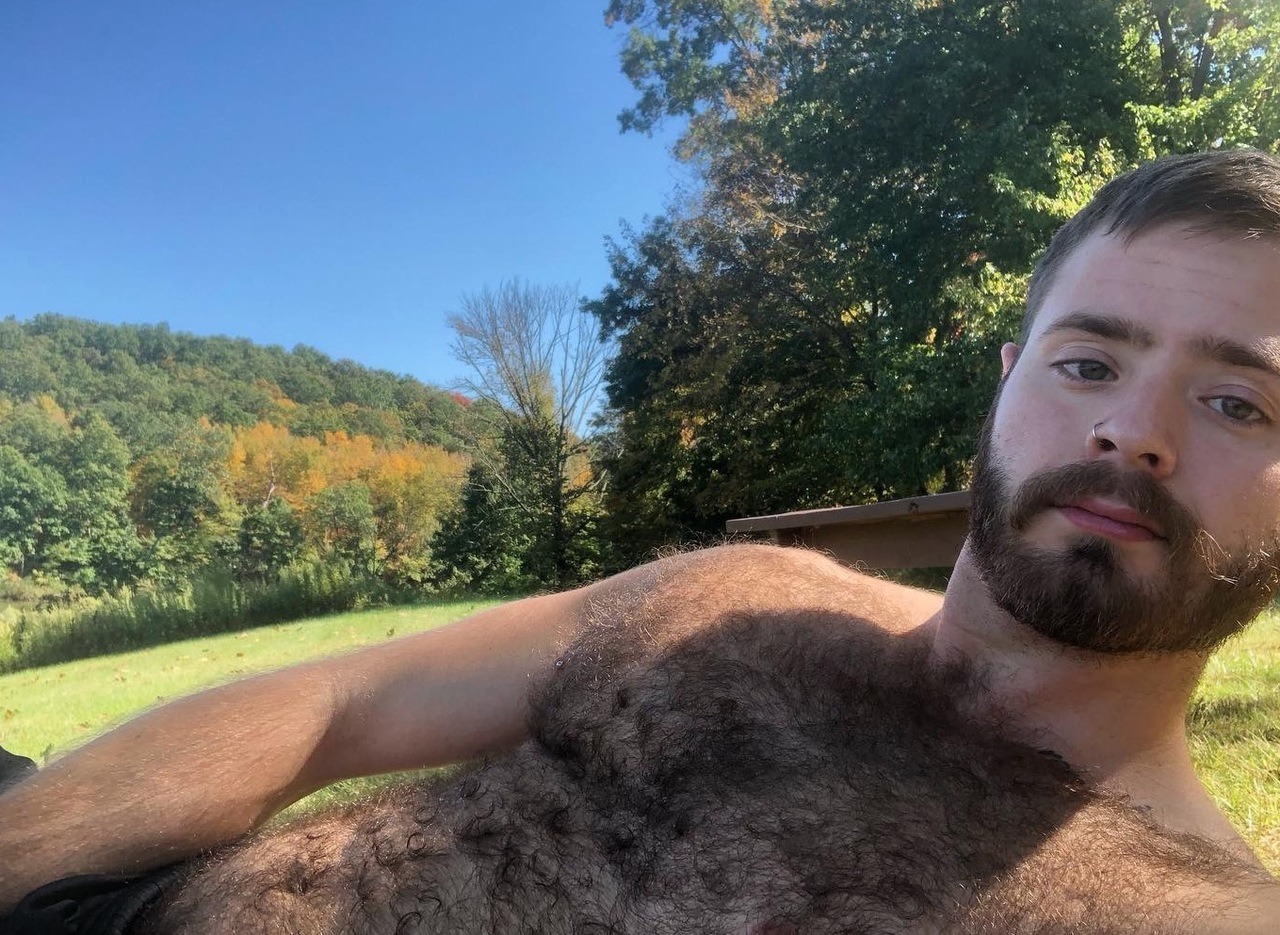 remarkcentral:Roy and his to-die-for chest.