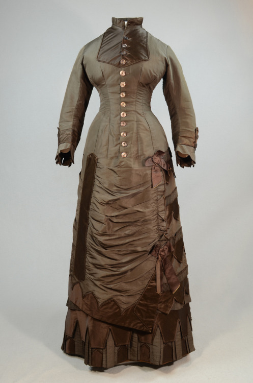 Day dress ca. 1880From the Irma G. Bowen Historic Clothing Collection at the University of New Hamps