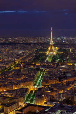 breathtakingdestinations:  Eiffel Tower - Paris - France (von Miroslav Petrasko (hdrshooter.com))