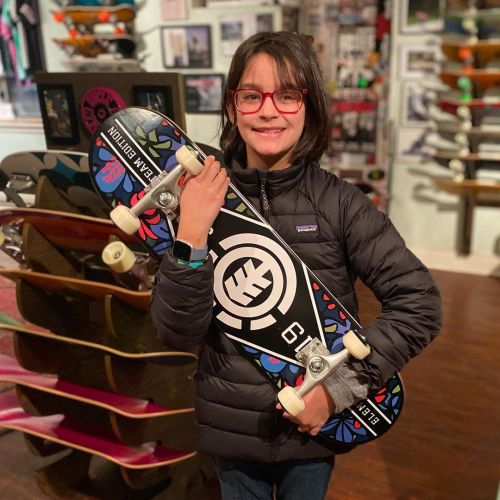 Elementary Cool (at Uncle Funkys Boards)
https://www.instagram.com/p/CopIY40u7ds/?igshid=NGJjMDIxMWI=