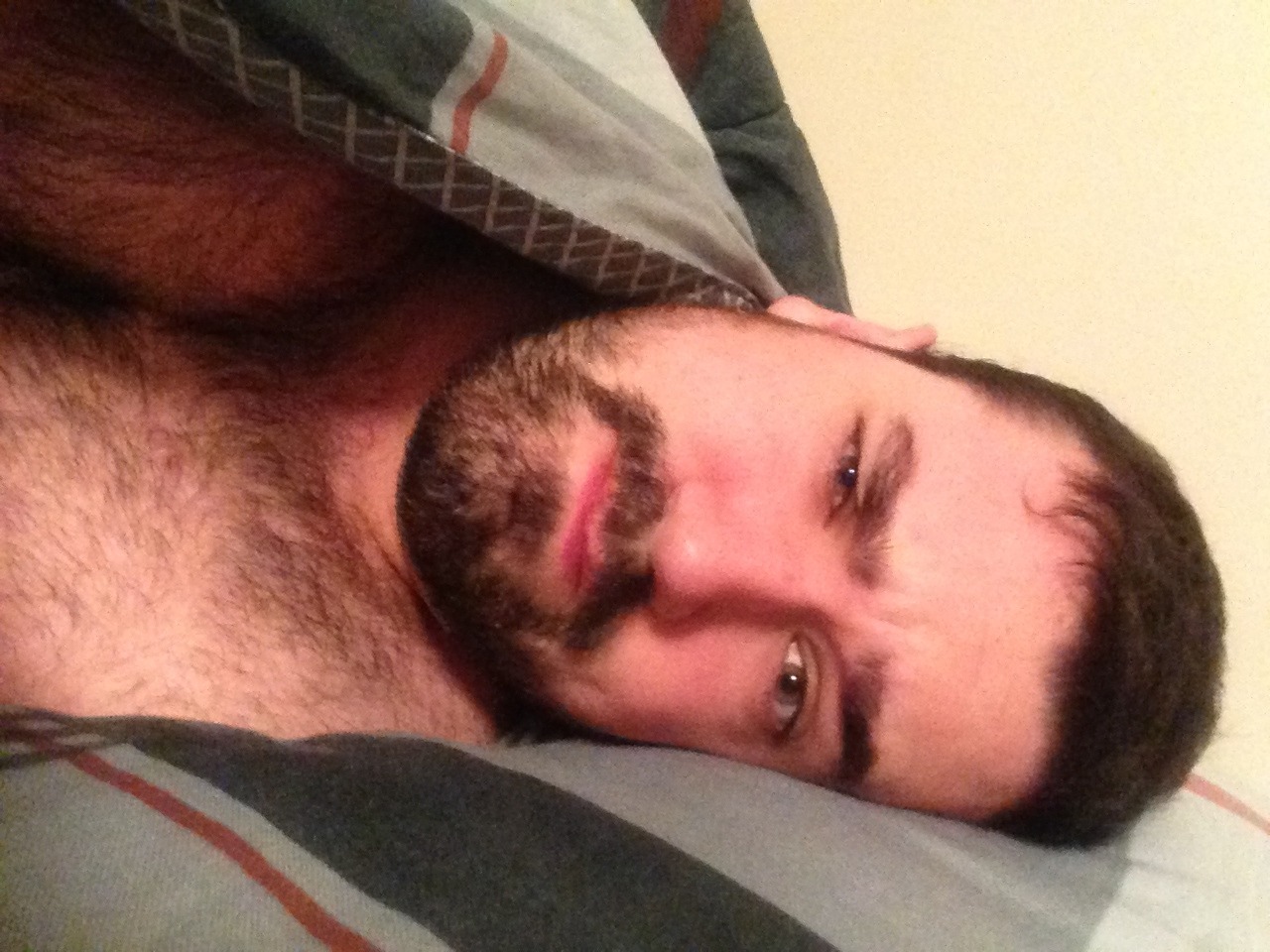kennyjb:  It’s a cloudy Tuesday and no part of me wants out of this bed. 