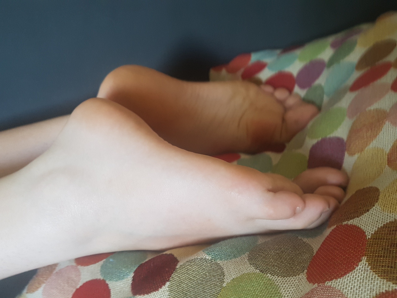 matt-stafford:  Cute teen soles relaxing 