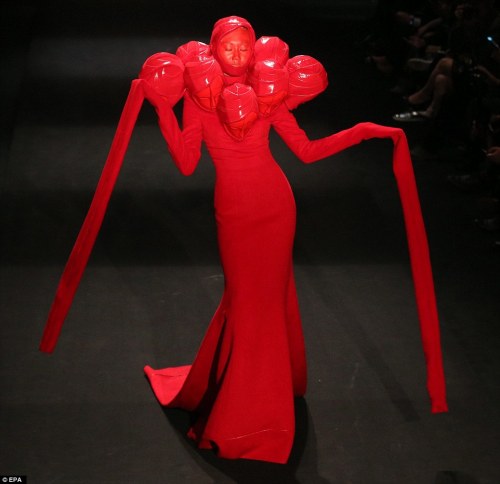 fatalfashion:Hu Sheguang - Chinese Fashion Week