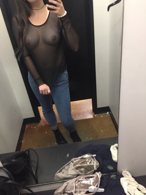 changingroomcuties:Beautiful!