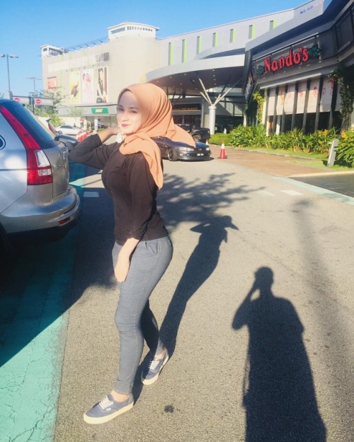 kissbabyskyz: Impian setiap jejaka…awek bertudung body baekk*Sekarang nak dapat awek cantik k