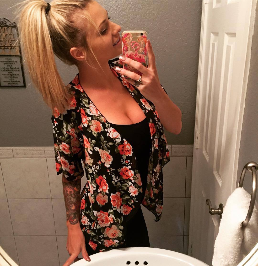 eyesfavouritecandy:  Want more of her -&gt; http://instagram.com/modelsandmorehttp://eyesfavouritecandy.tumblr.com