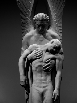 welkinlions:  Walter Hancock statue 