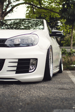 jameslivingston:  White MK6 GTI on Flickr.Via