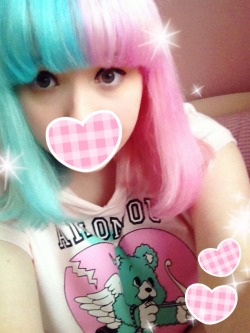 solarsherbet:finally dyed my hair !!! 💕🎀✌️