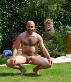 menexposing:  MEN INTO: nudism, exhibitionism,