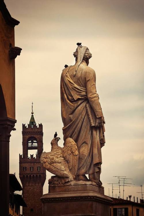 mybluewindow:Dante Alighieri in the Piazza di Santa Croce