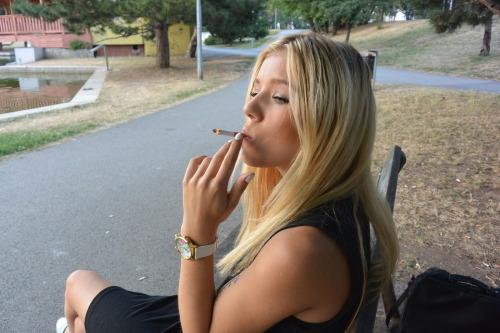 scoutingaround2: klm1976: Lucie smoking (2.) #smokingfetish lovely smoker beautiful