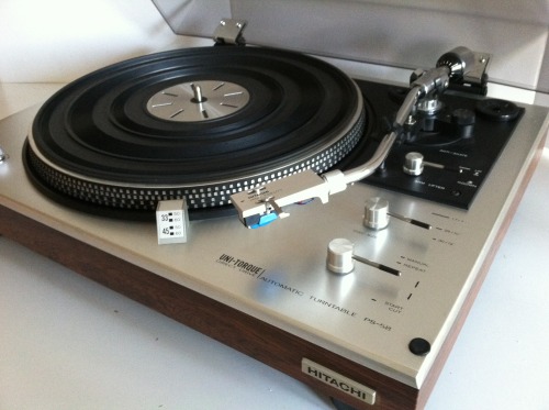 patleaver:  Just serviced this Hitachi PS-58 direct drive fully automatic turntable.  Quite impressed by the build quality.  It has all the makings of a nice Pioneer like the PL-530 or a Marantz 6300.  The knobs are metal and machined. The internal