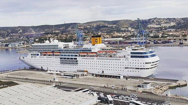 Good morning from #marseille. We are onboard #allureoftheseas and We can see with us #costaneoromantica#crazycruises #crociere #crociera #havingfunwithfriends #pics #cruiselife #cruiseship #cruising #cruise #bloggers #cruisebloggers #traveling...