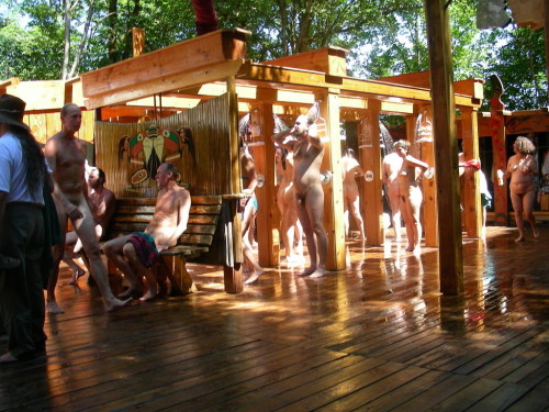 corpas1:The nudist lifestyle: outdoor public showering. To shower fully openly outdoor is a great pl