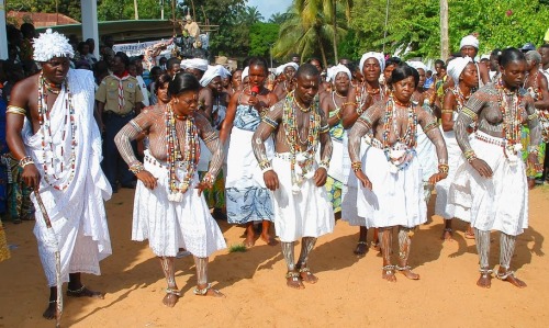 tribalbeauties:Todo Voodoo