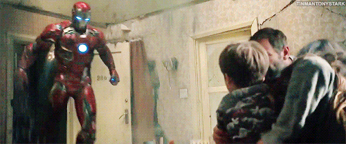 tinmantonystark:  Look at my fave. He thinks he’s cute.  