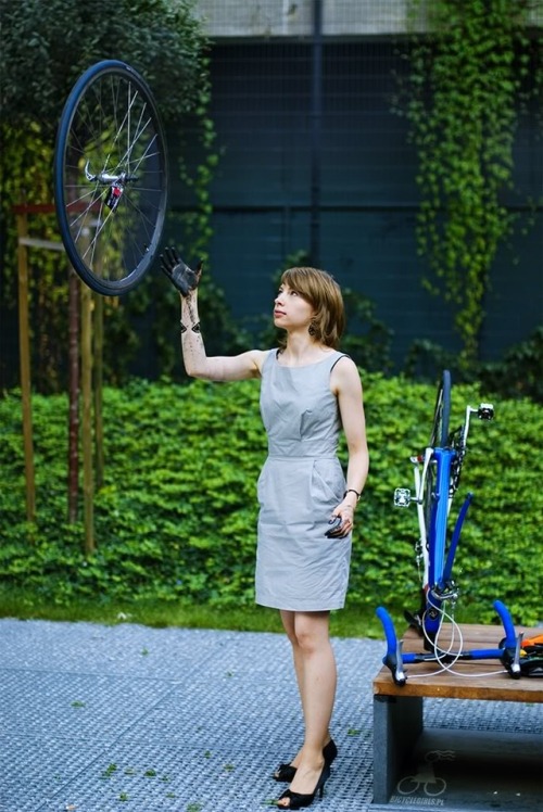 Sexy bike repair