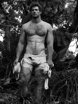 tumblinwithhotties:  by Paul Freeman