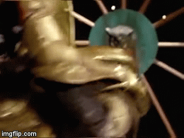 tommyismymainranger:  Love this moment from MMPR 1x19 - Green With Evil, Part 3.