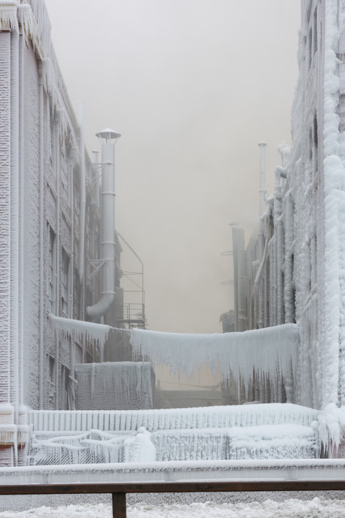 devidsketchbook:  FIRE AND ICE Chicago-based Photographer David Schalliol The Frozen Aftermath of a Chicago Warehouse Fire. Temperatures were so low during the fire that water sprayed on the building froze almost instantly leaving behind a spectacularly