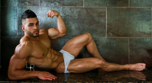 saintboxer:yourbigblackguy:muscle-addicted:Gerardo MangualIf a guy don’t look like this no one will 