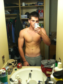 fraternityrow:  today’s featured tumblr: mattyhomo  Exactly daddy&rsquo;s type!