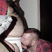 barebearx:  megabaerchen:  Hammer geiler 🐻!! Wollen wir auch!! 😜😊😎💦💦  ~~~~PLEASE FOLLOW ME ** ~ ♂♂ OVER 30,000  FOLLOWERS~~~~~~ http://barebearx.tumblr.com/ **for HAIRY men &amp; SEXY men** http://manpiss.tumblr.com/ **for MANPISS