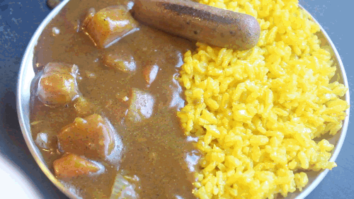 My real-life Curry Dex recipe adventure from Pokemon Sword and Shield continues with Sausage Curry. 