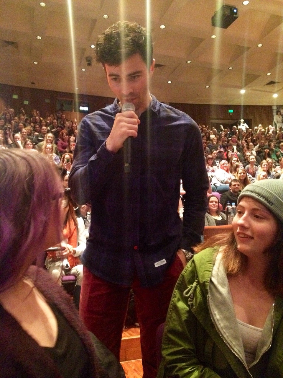 huntingsammy:  MATT PANEL STORY WITH PICTURES OF ME WHILE I WAS ASKING HIM THE QUESTION