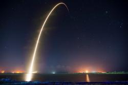 canadian-space-agency:  Falcon 9 lifts off