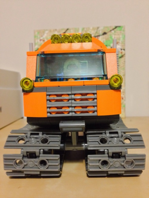 tharook:UrsaLong-range mobile lab, for a crew of two.