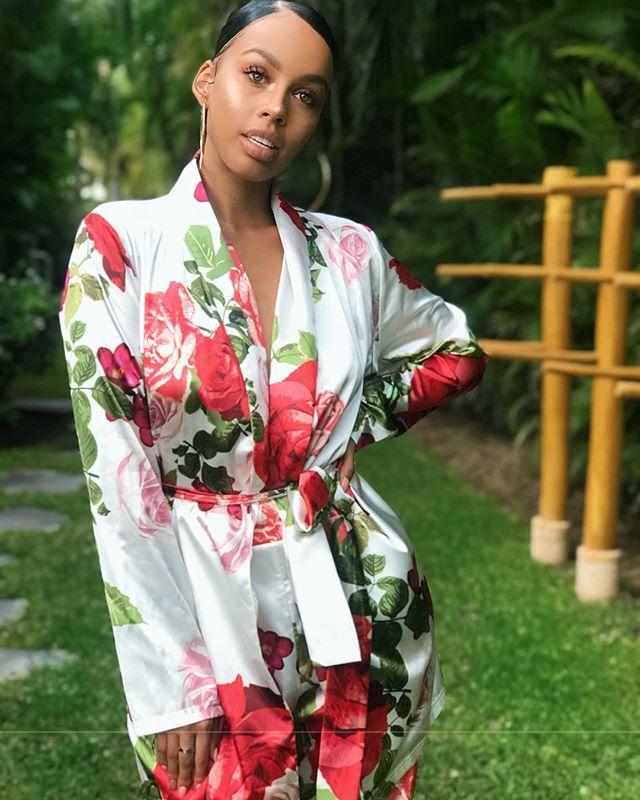 blackfashion2018:  Nakiita Johnson is pure beauty with her flowered gaze
