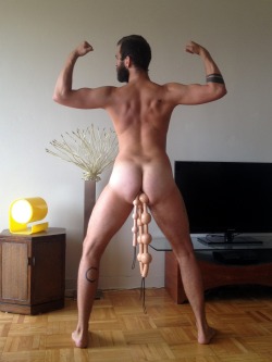 abeardedboy:  couldn’t pick a size so i figured i’d just use all three…posting this for buttsbacksandthings 