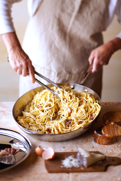 secretdirtygrl:  thisnakedlunch:Pasta Carbonara  Mmmm yummy