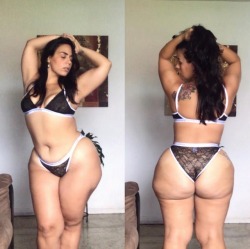 dinky1975: thickhotbodys:   maceleven:  https://www.instagram.com/meli_v_