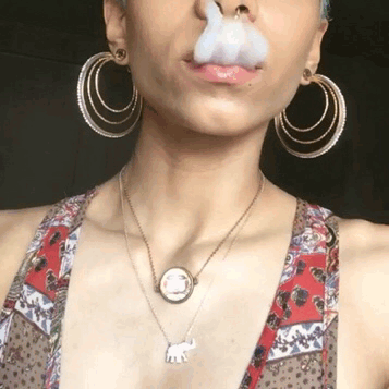 lip gloss gif | Tumblr